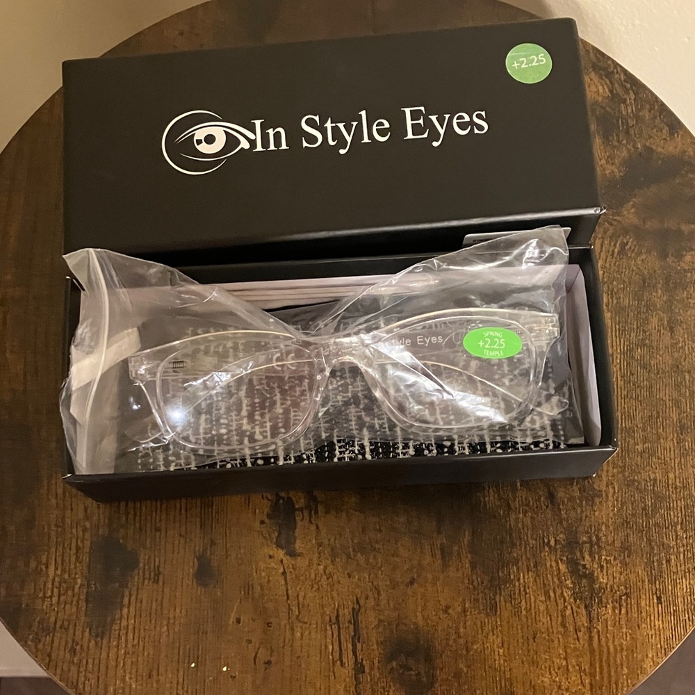 Transparent Reading Glasses +2.25 - Clear Frame